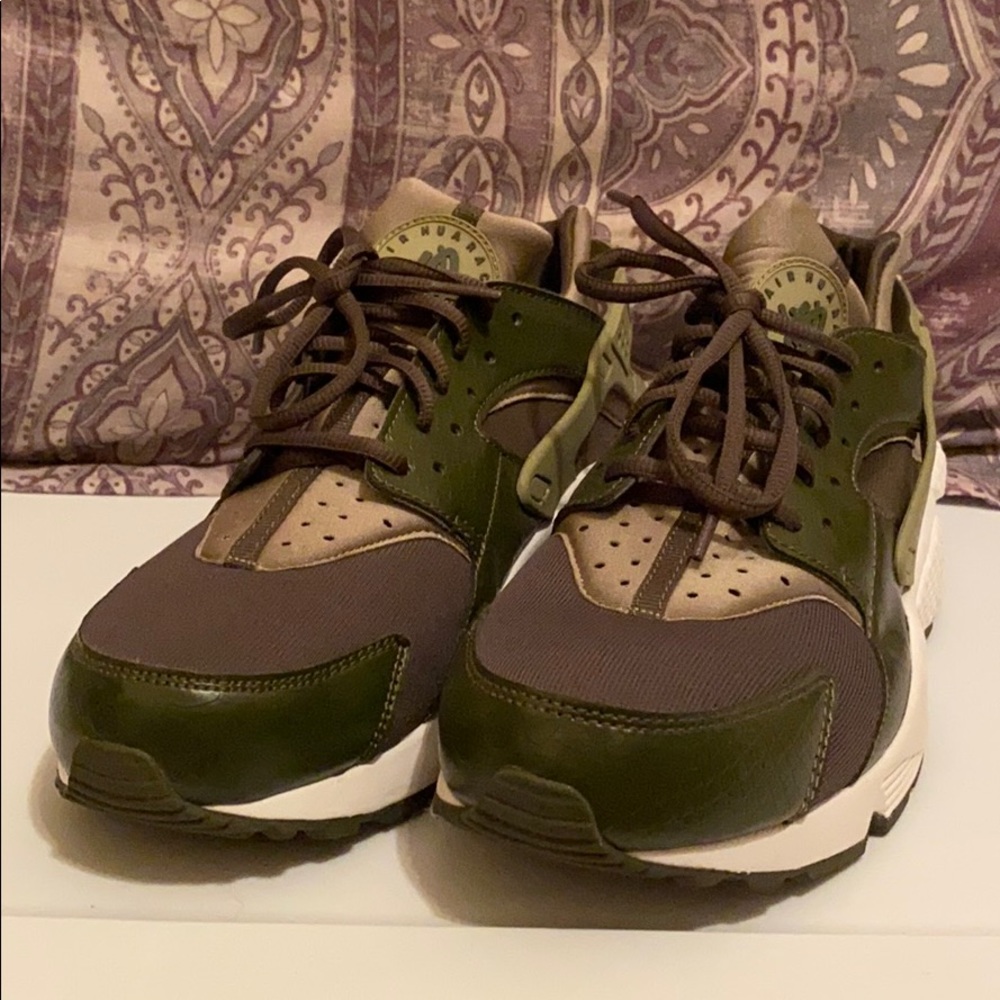 Green Nike Huaraches